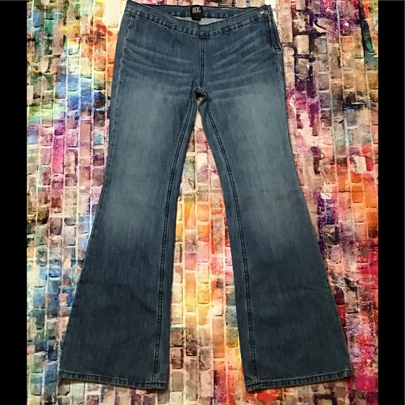 NWOT BDG Bell Bottom Blue Jean Size 27 - Picture 2 of 6